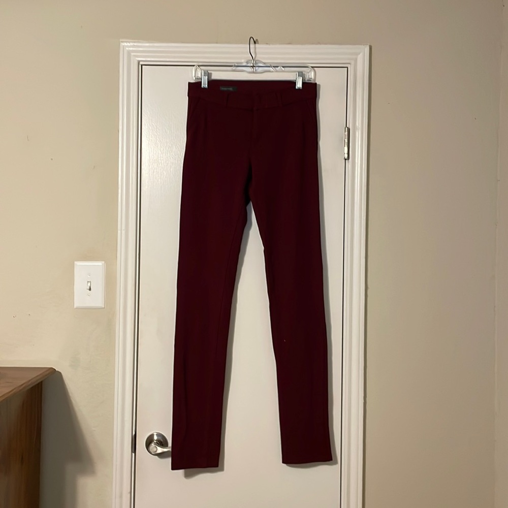Kut from the Kloth maroon trouser skinny pants size 4L.